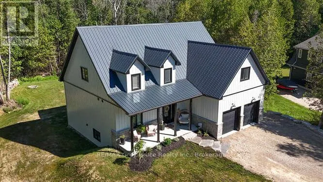 24 PHILLIPS PLACE
