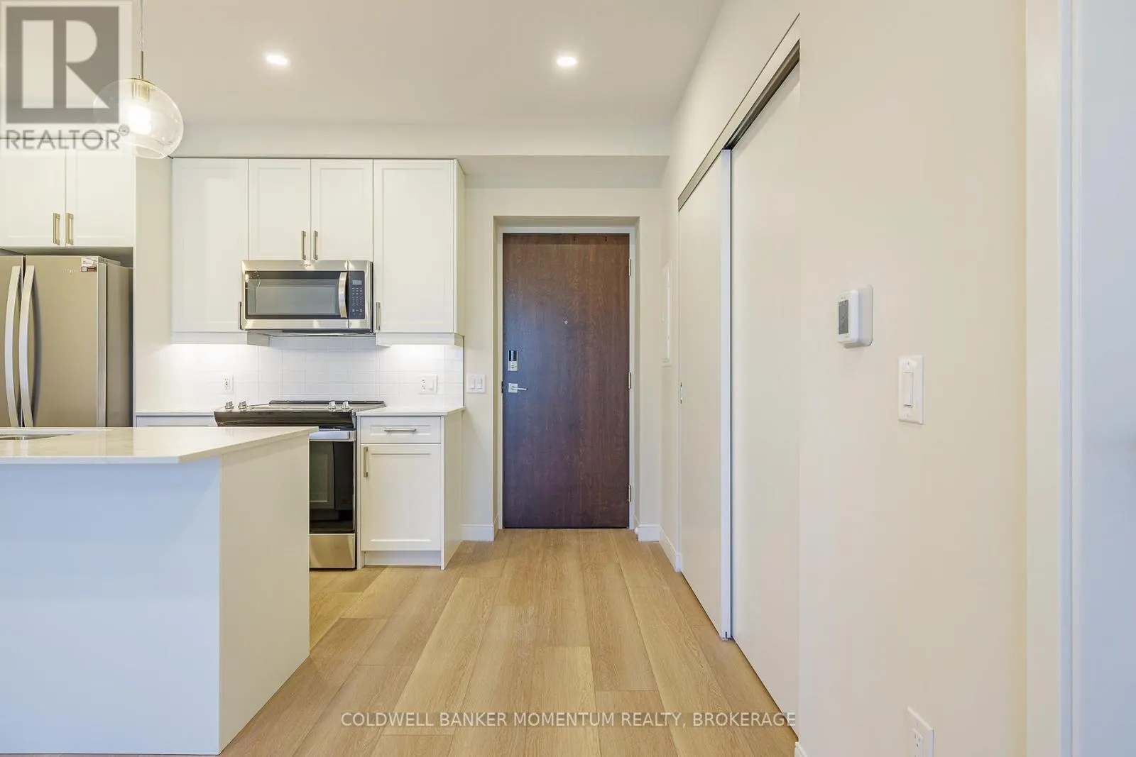 403 - 118 WEST STREET, #403