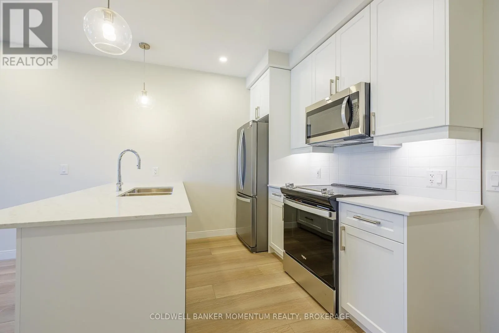 403 - 118 WEST STREET, #403