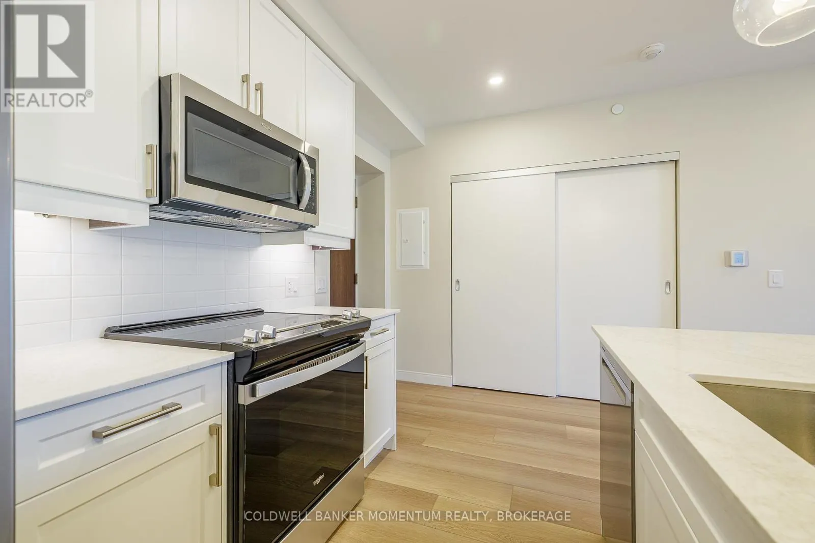 403 - 118 WEST STREET, #403