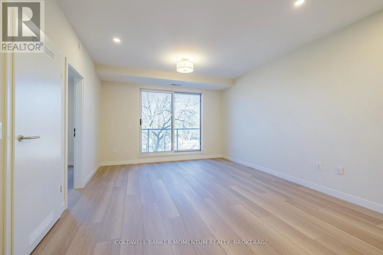 403 - 118 WEST STREET, #403