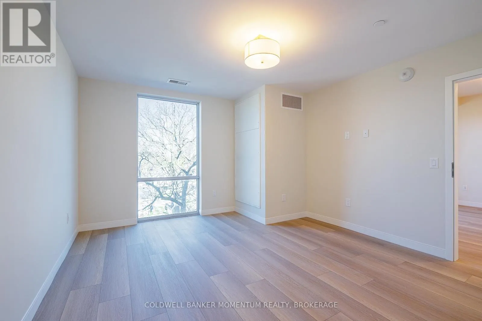 403 - 118 WEST STREET, #403