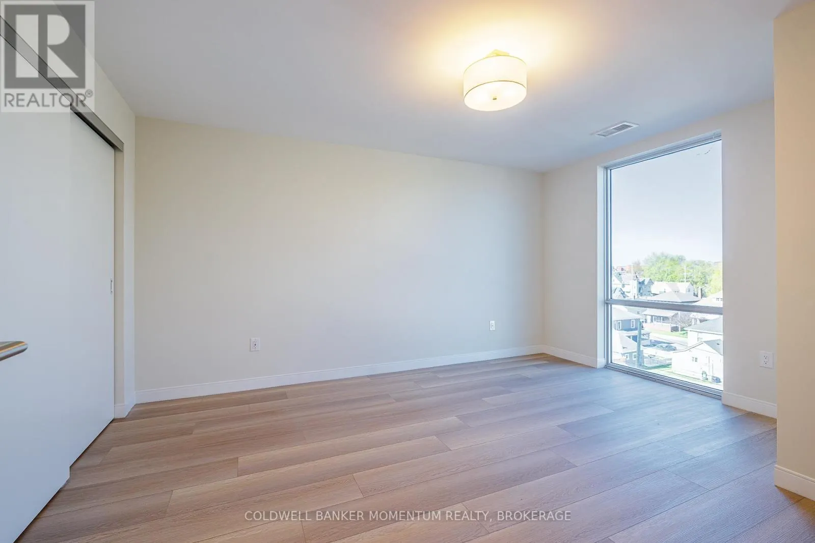 403 - 118 WEST STREET, #403