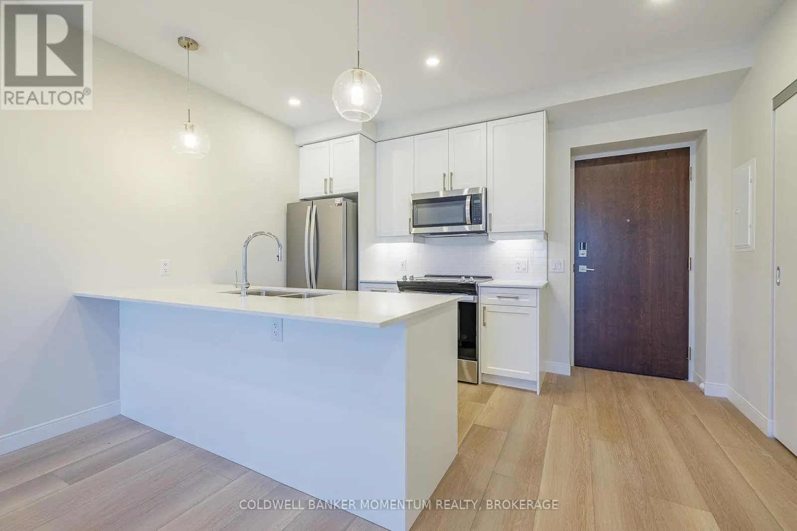 403 - 118 WEST STREET, #403