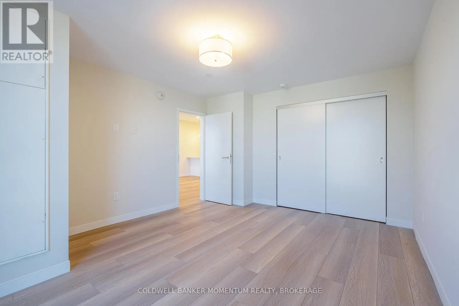 403 - 118 WEST STREET, #403