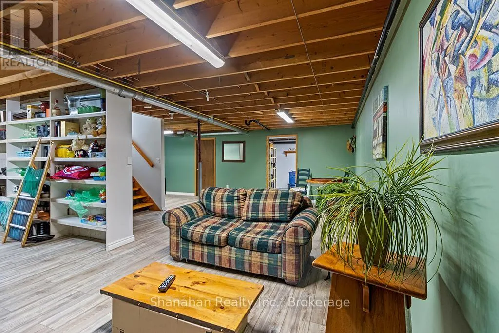 175 WARNER BAY ROAD
