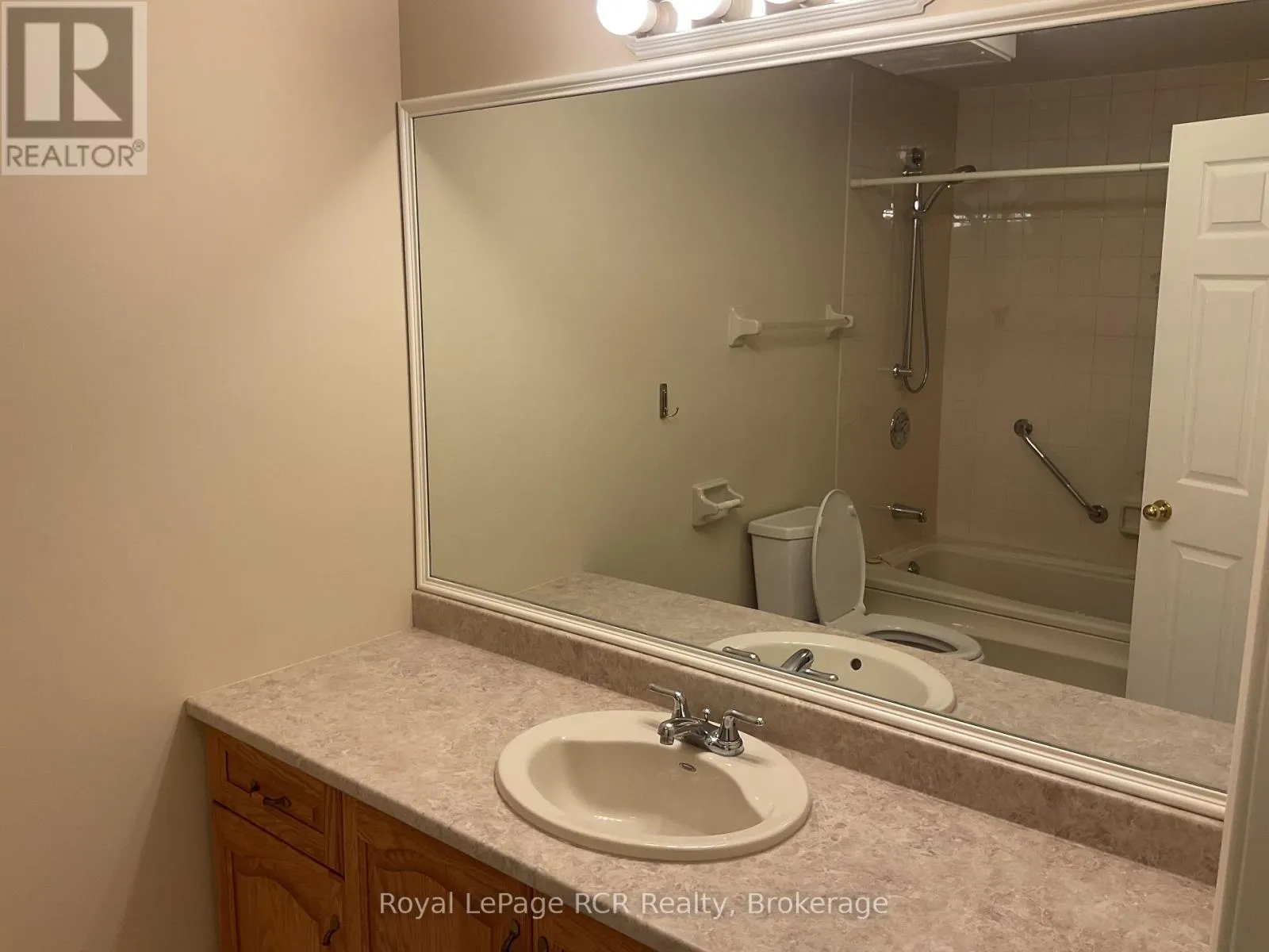 211 - 2555 3RD AVENUE W, #211