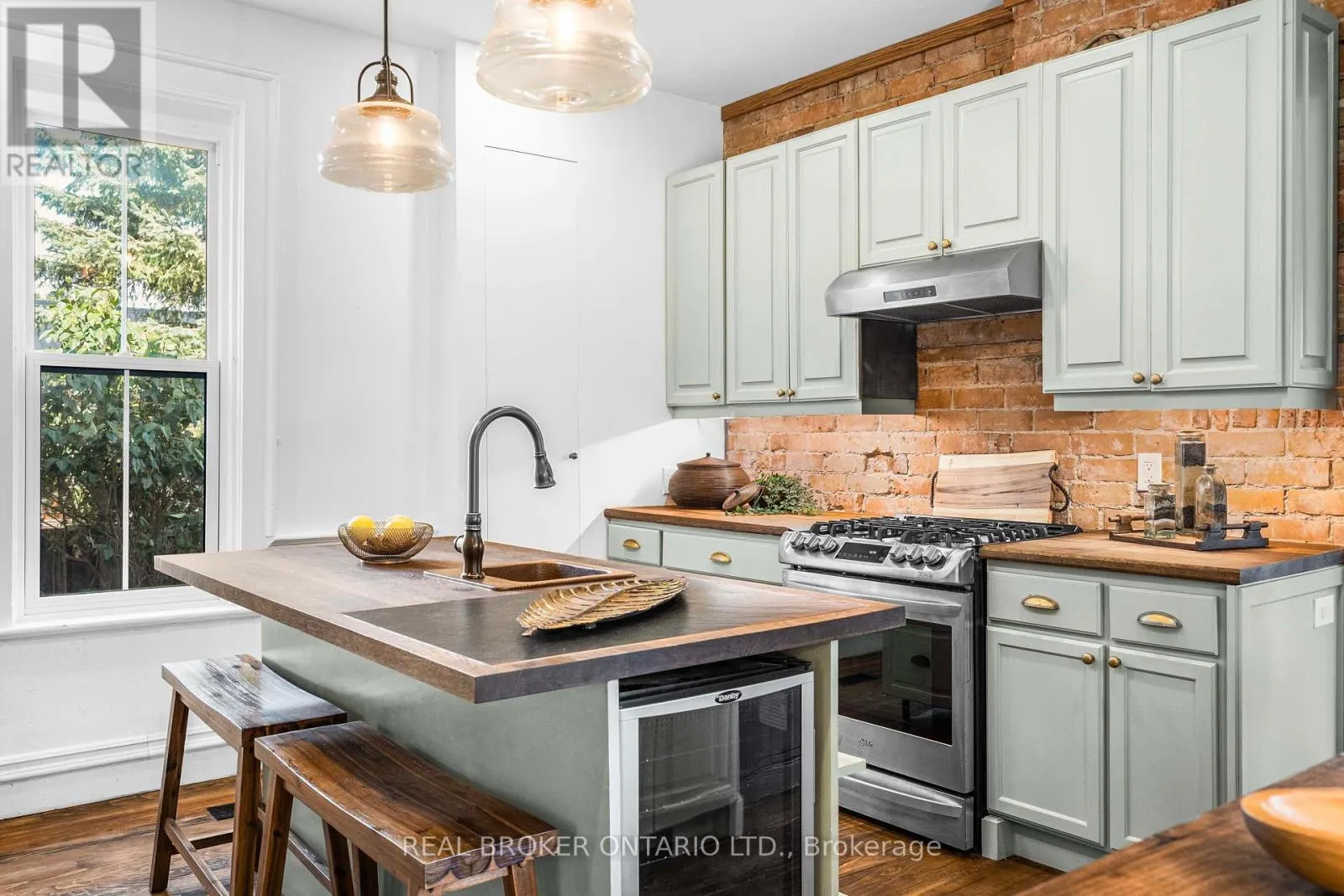 74 LAKE AVENUE W