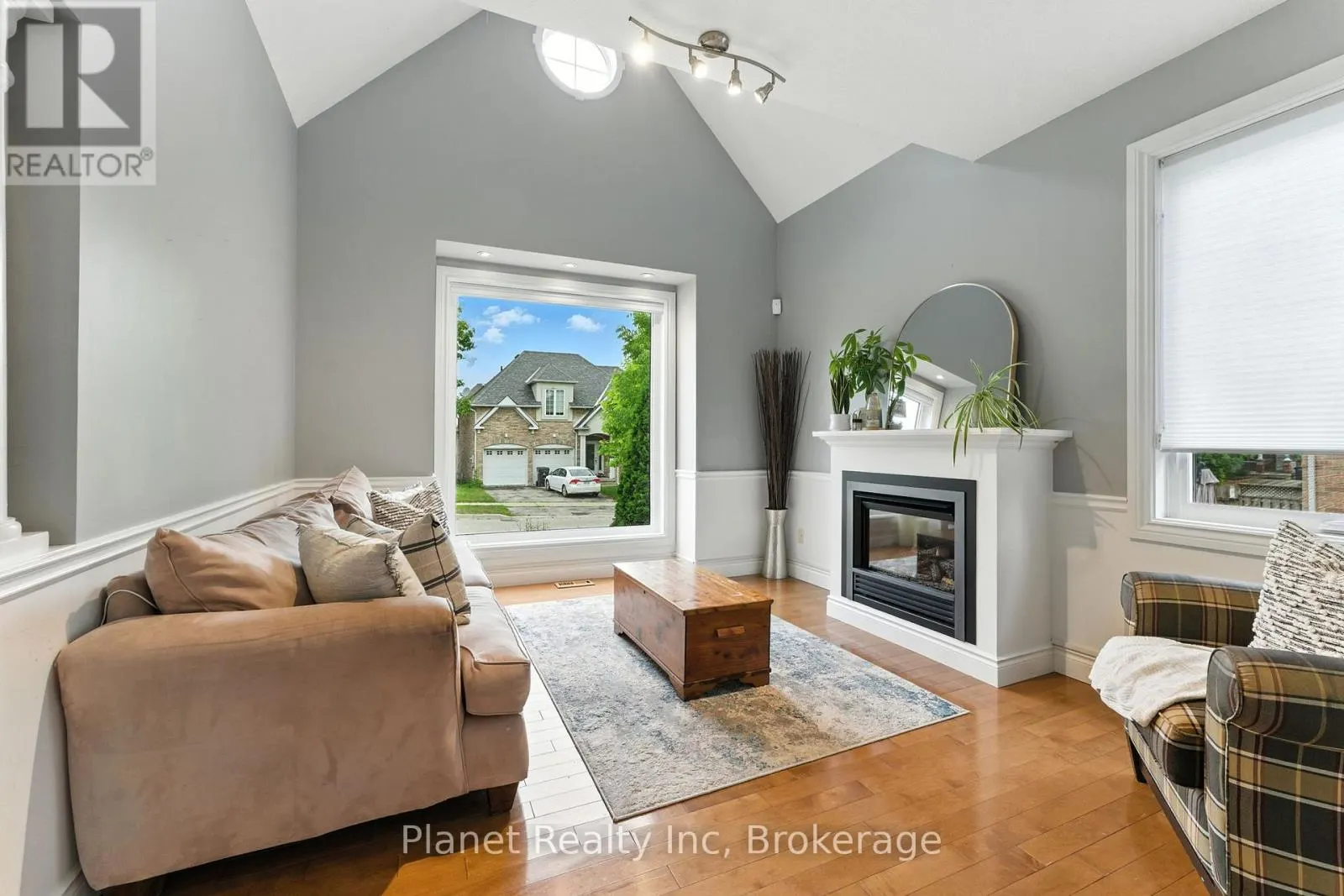 63 TRUESDALE CRESCENT