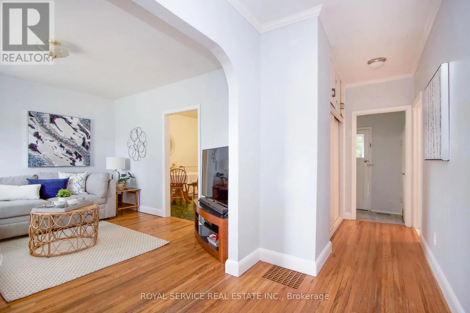 113 ELGIN STREET N