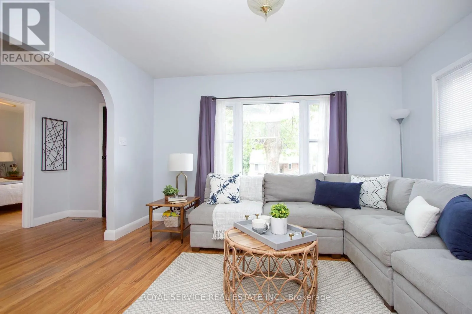 113 ELGIN STREET N