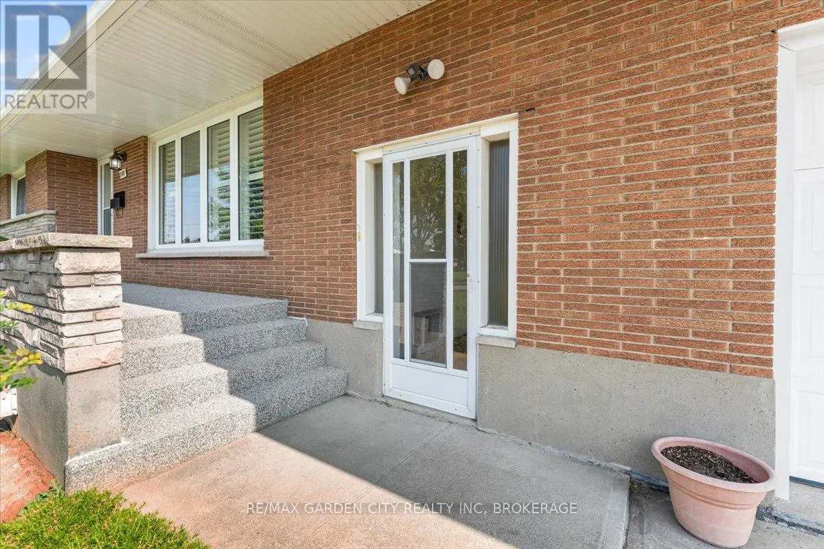 160 ELGIN STREET