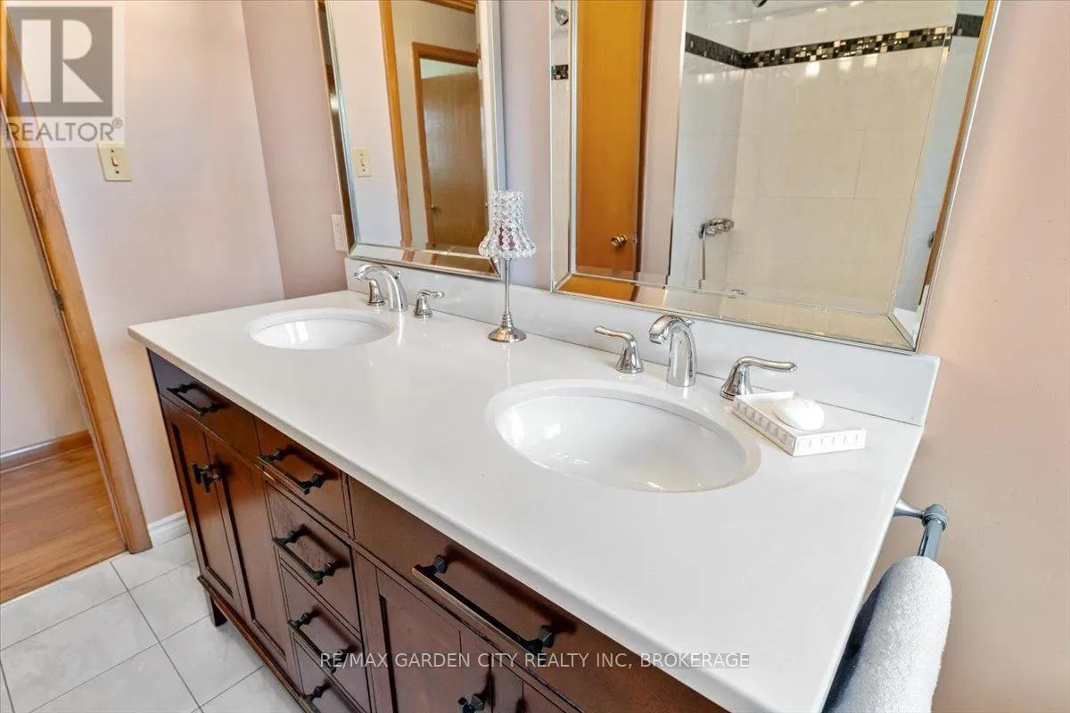 160 ELGIN STREET
