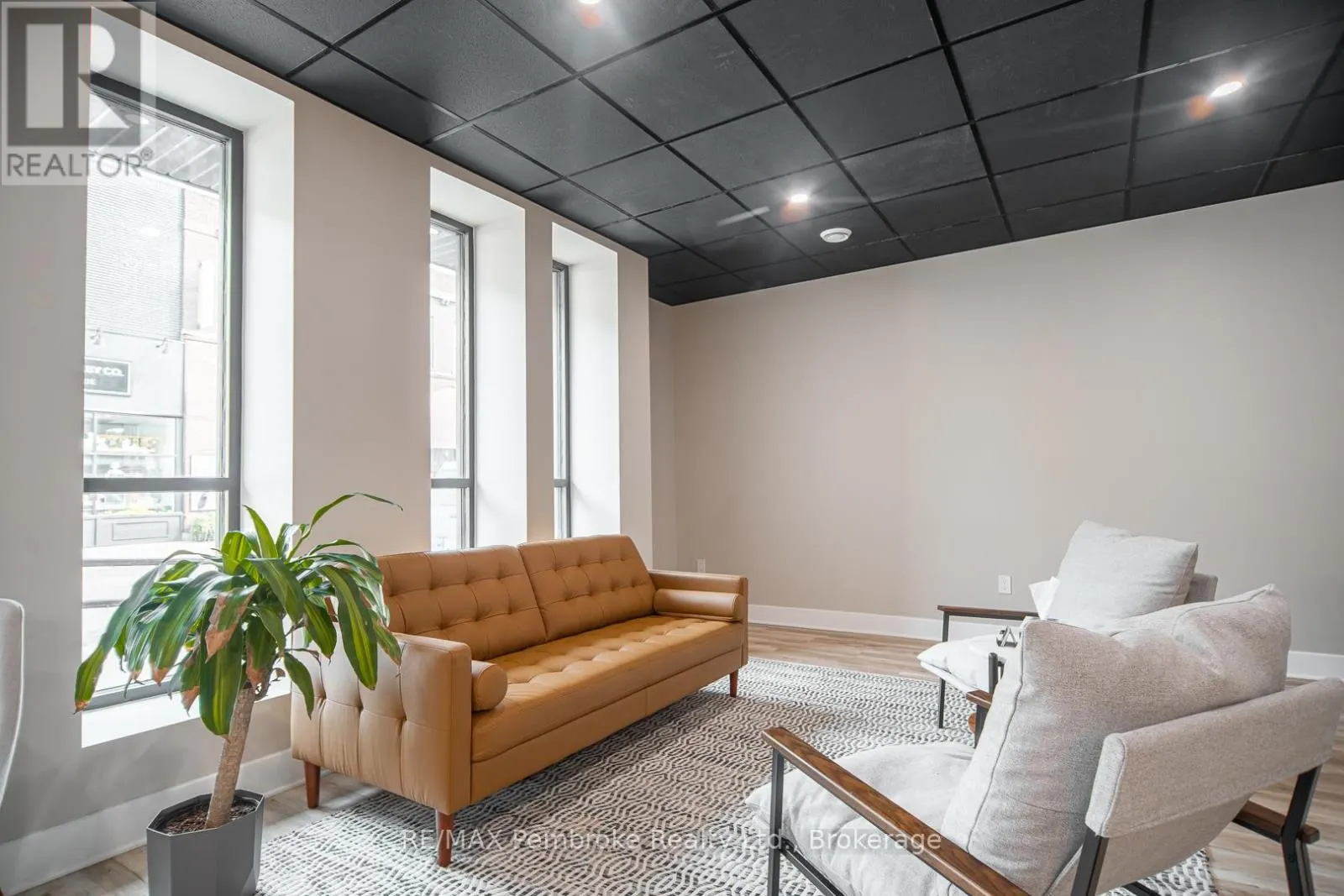 150 PEMBROKE STREET W
