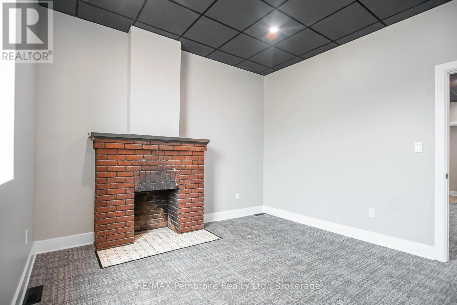 150 PEMBROKE STREET W