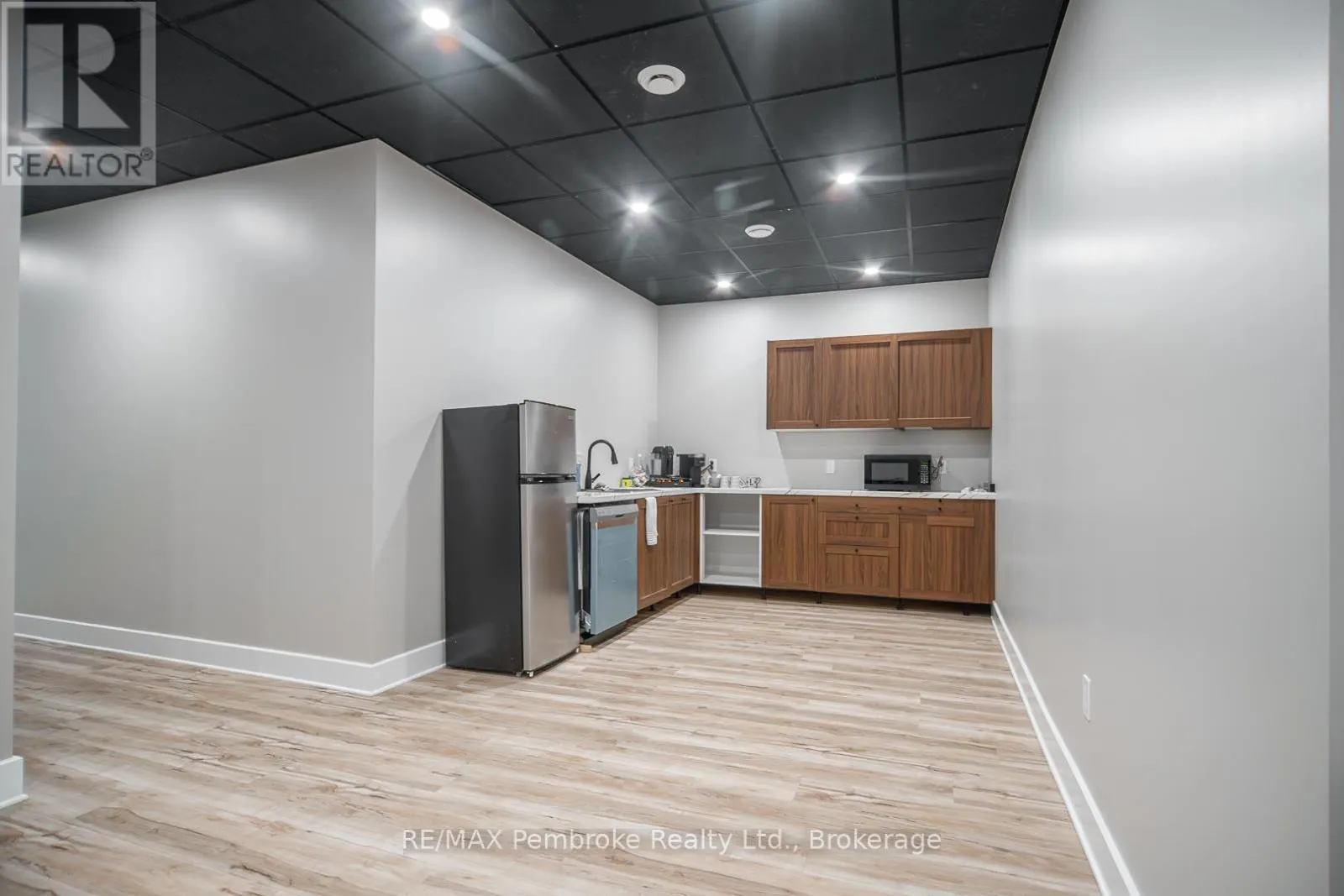 150 PEMBROKE STREET W