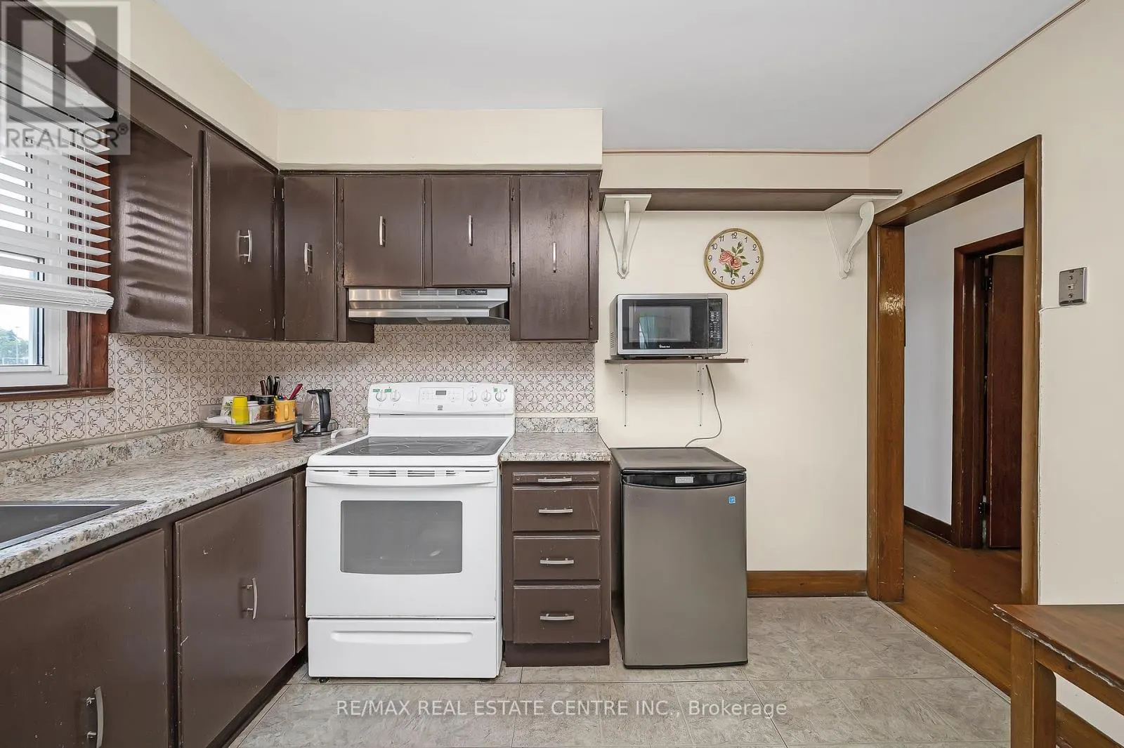 676 UPPER WENTWORTH STREET