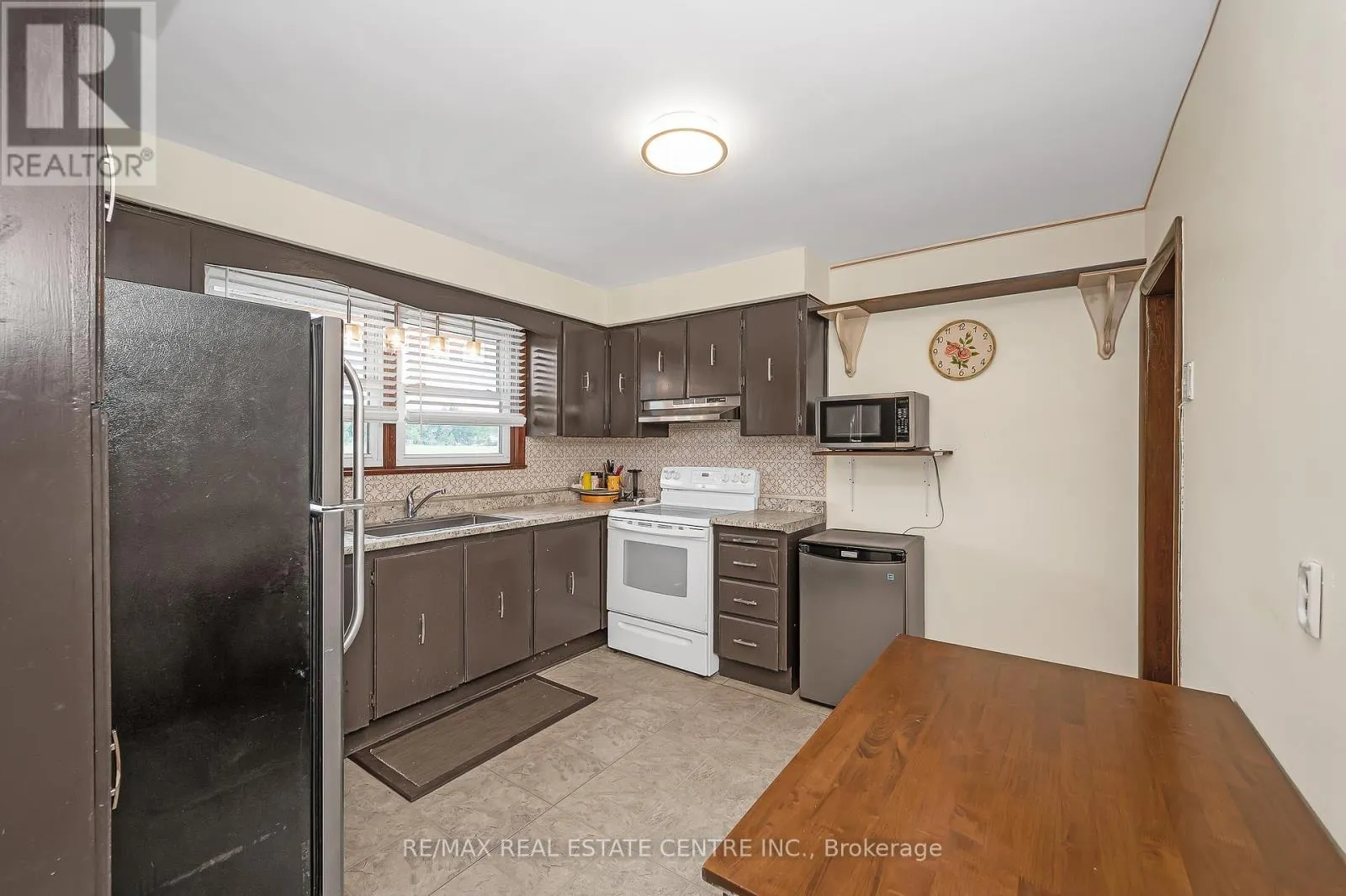 676 UPPER WENTWORTH STREET
