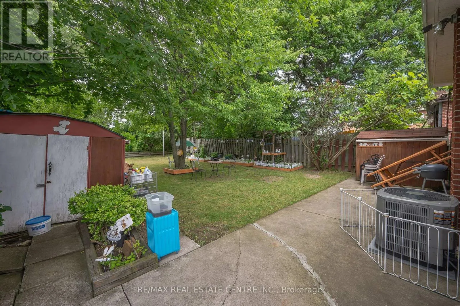 676 UPPER WENTWORTH STREET
