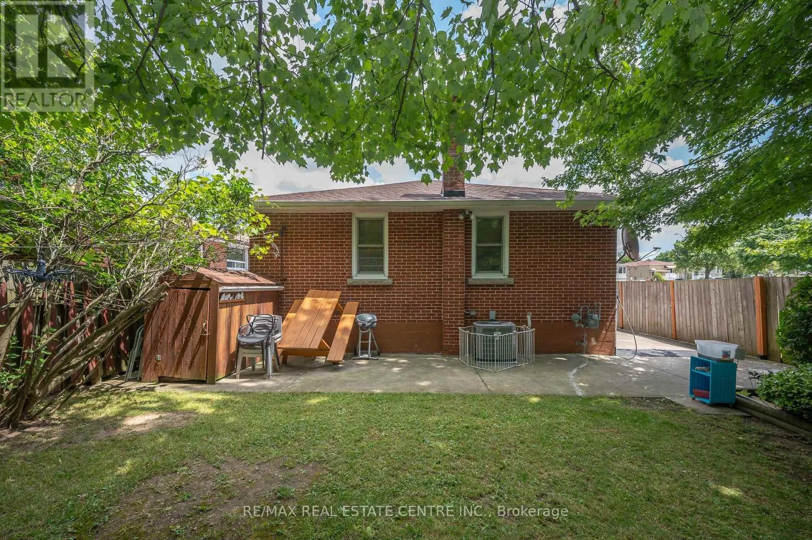 676 UPPER WENTWORTH STREET