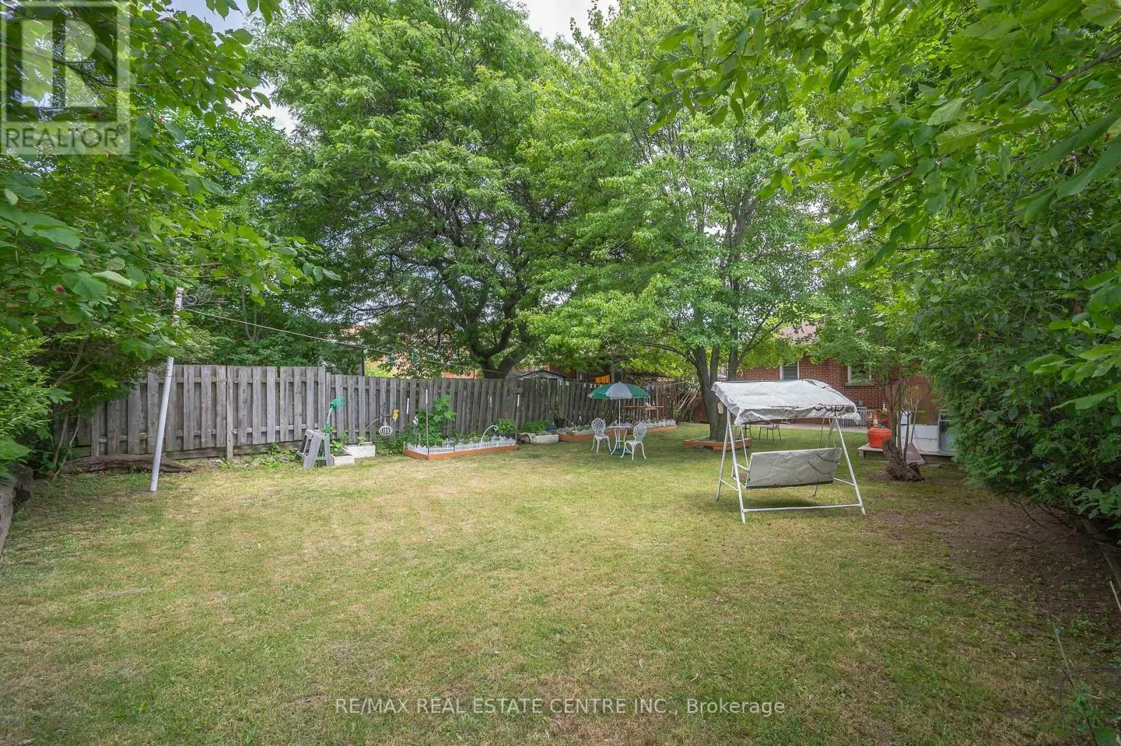 676 UPPER WENTWORTH STREET