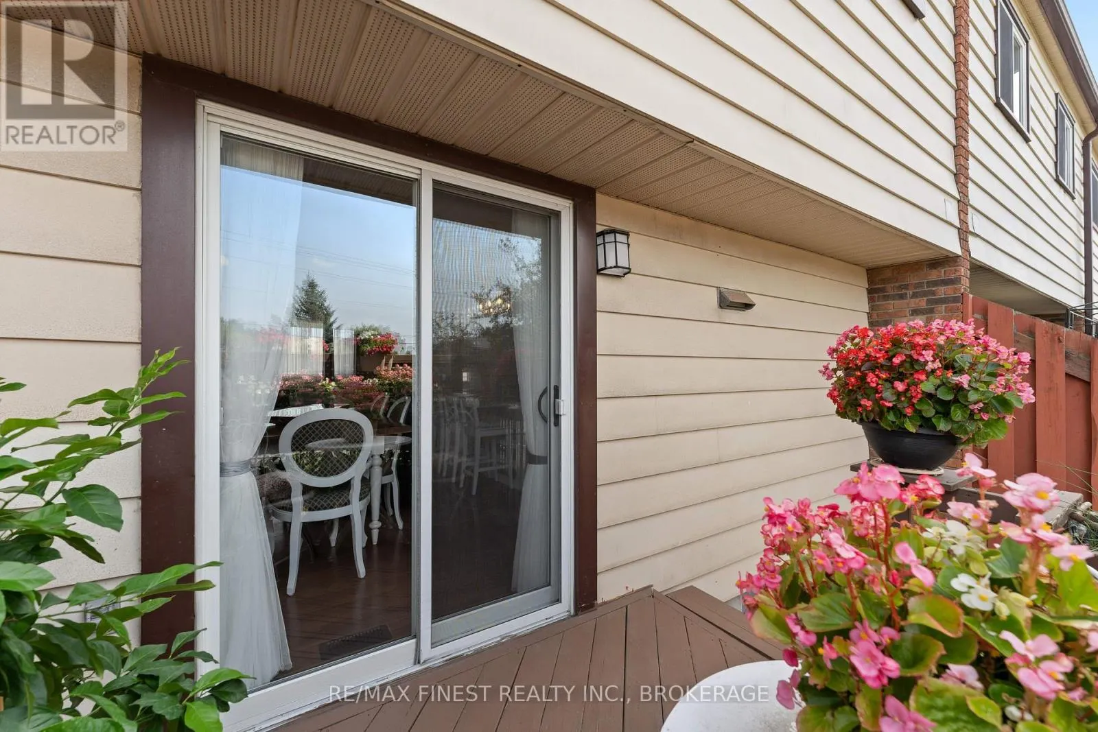 7 MEADOW LANE