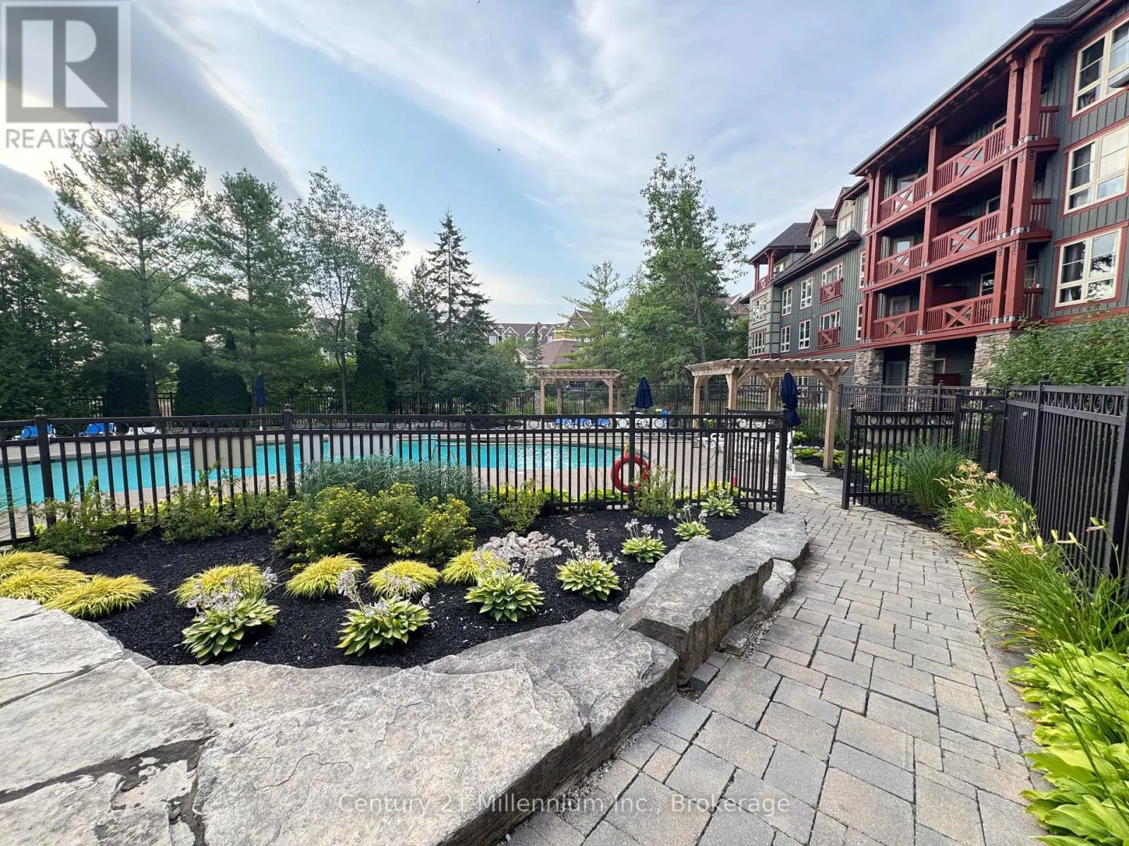 201 - 152 JOZO WEIDER BOULEVARD, #201