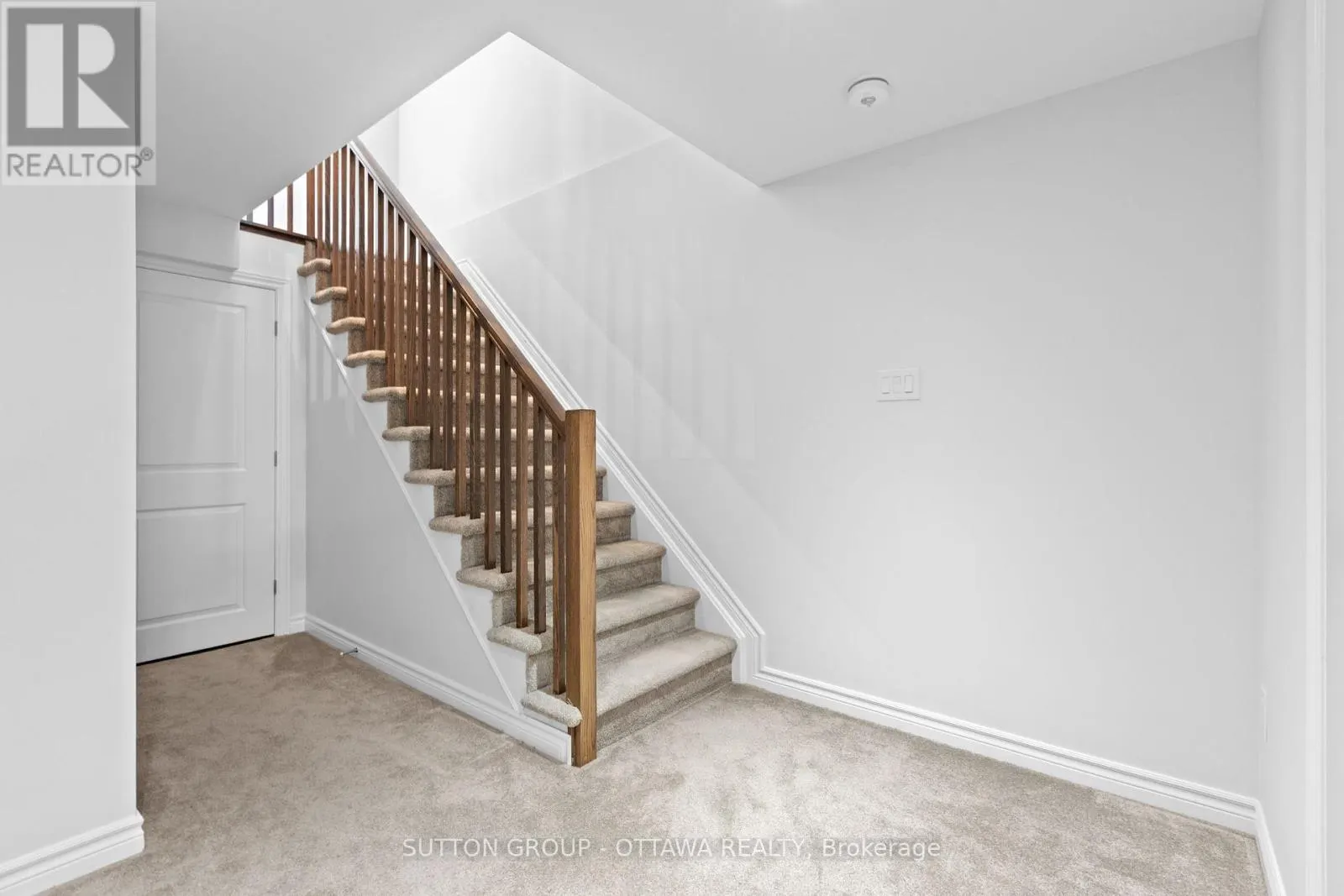 744 PUTNEY CRESCENT