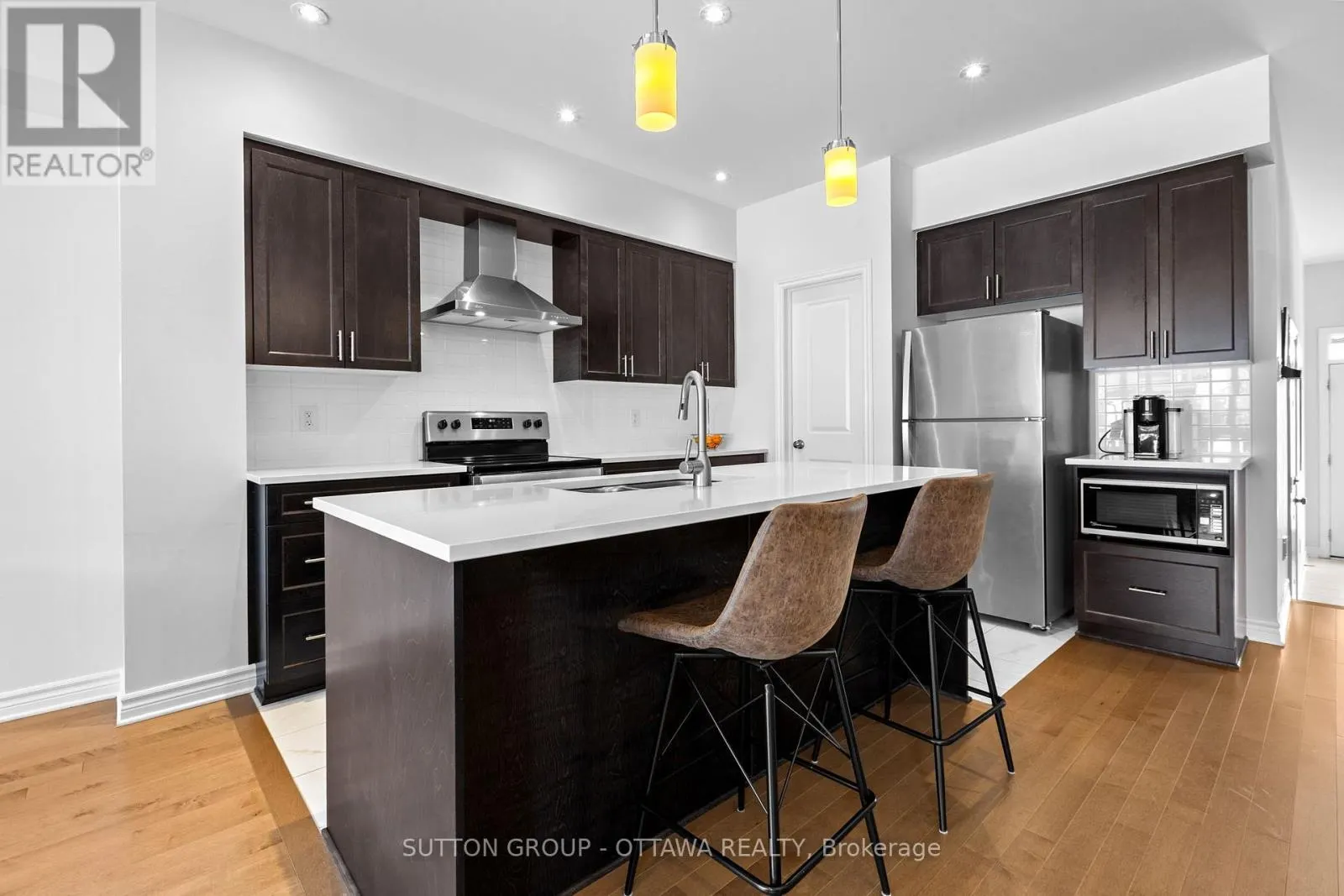 744 PUTNEY CRESCENT