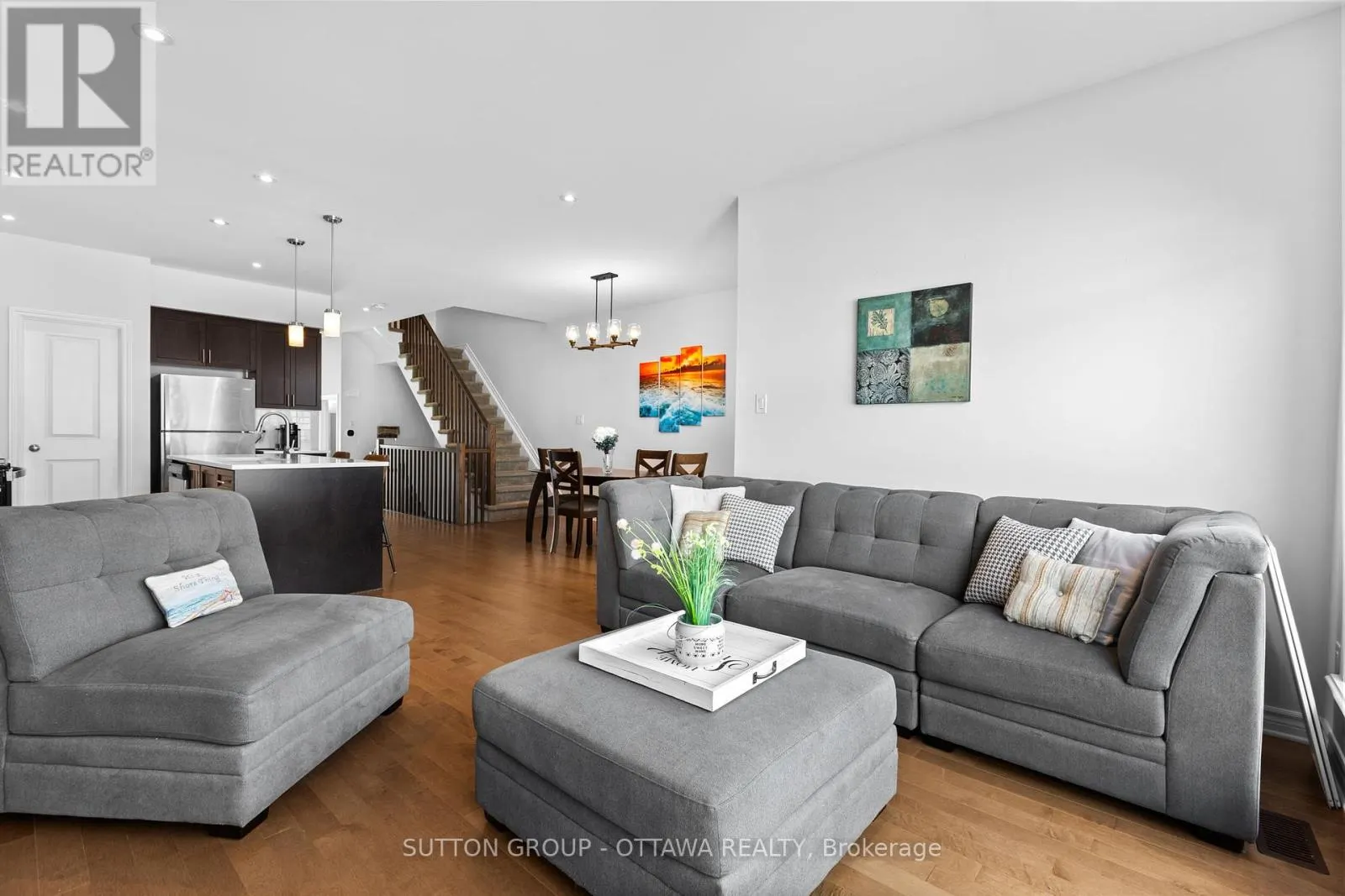 744 PUTNEY CRESCENT