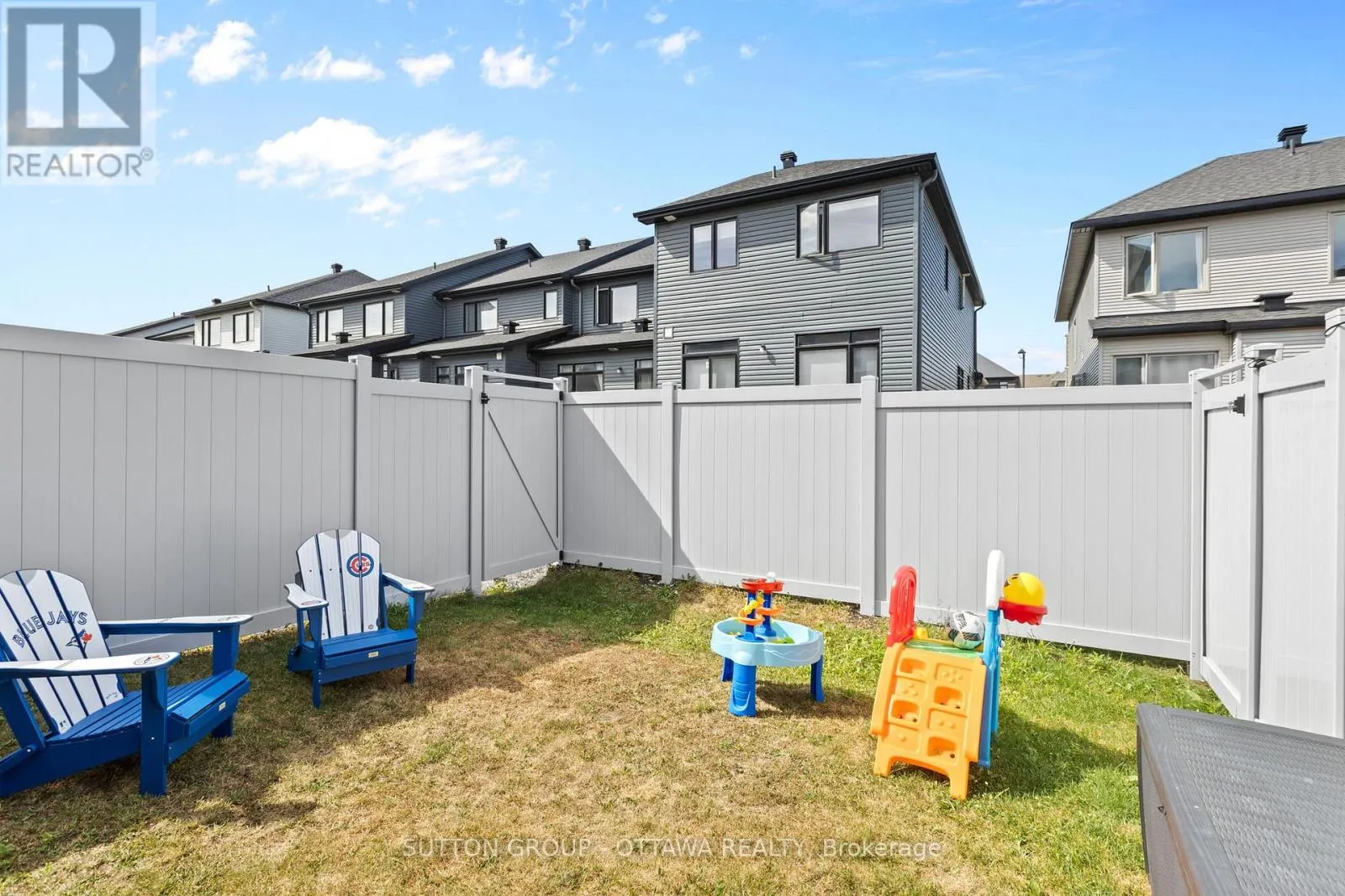 744 PUTNEY CRESCENT