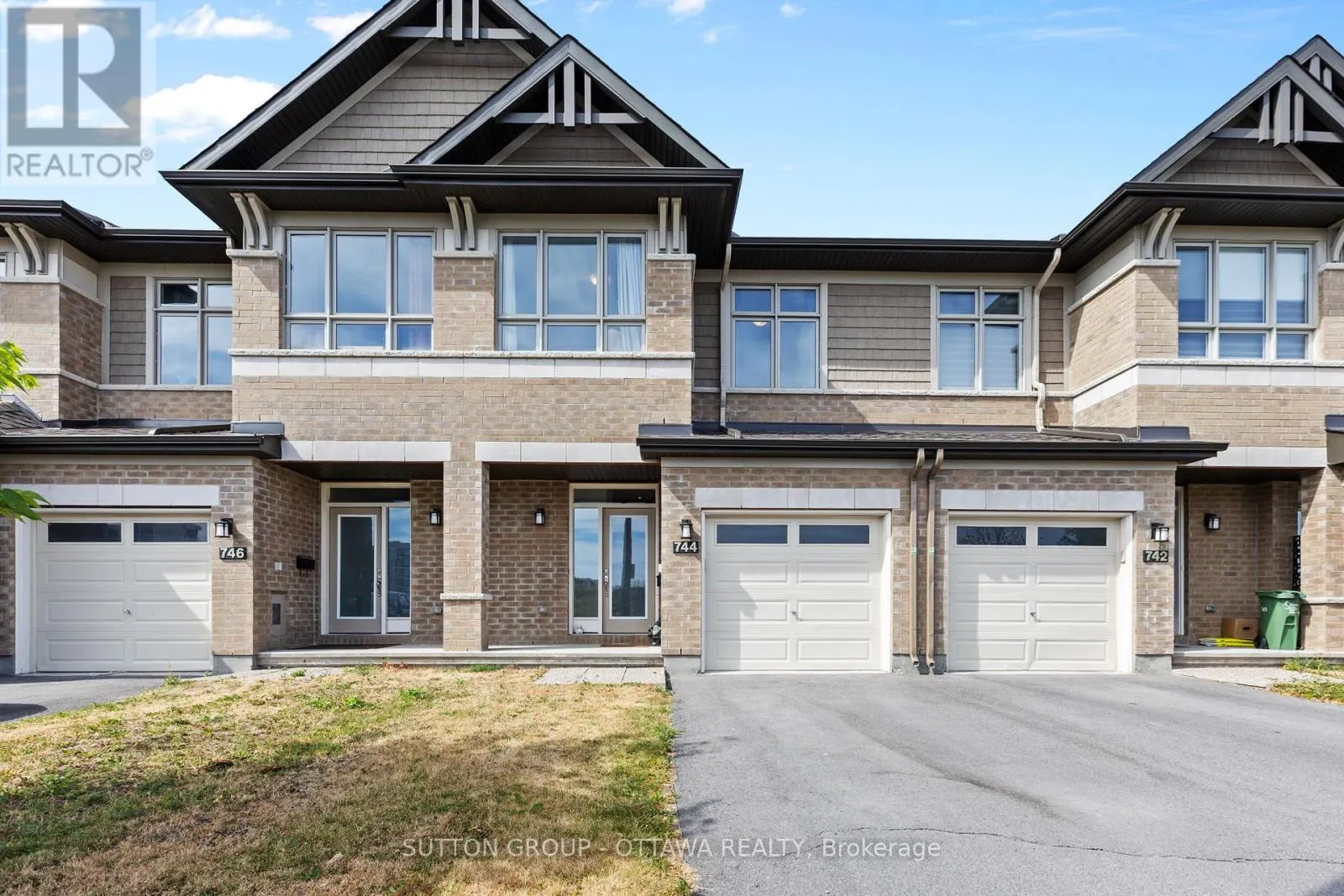 744 PUTNEY CRESCENT