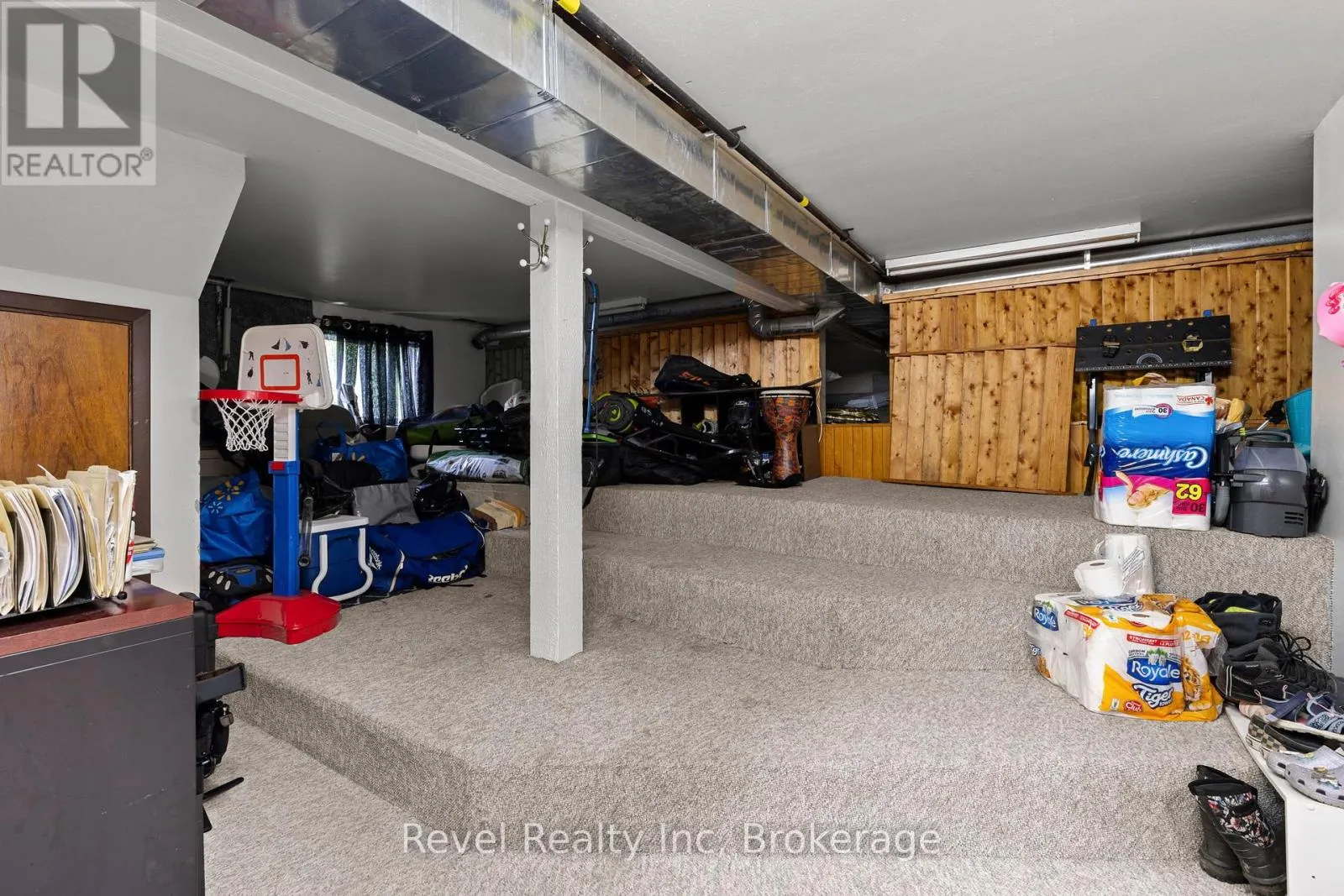 35 MACKLAIM DRIVE