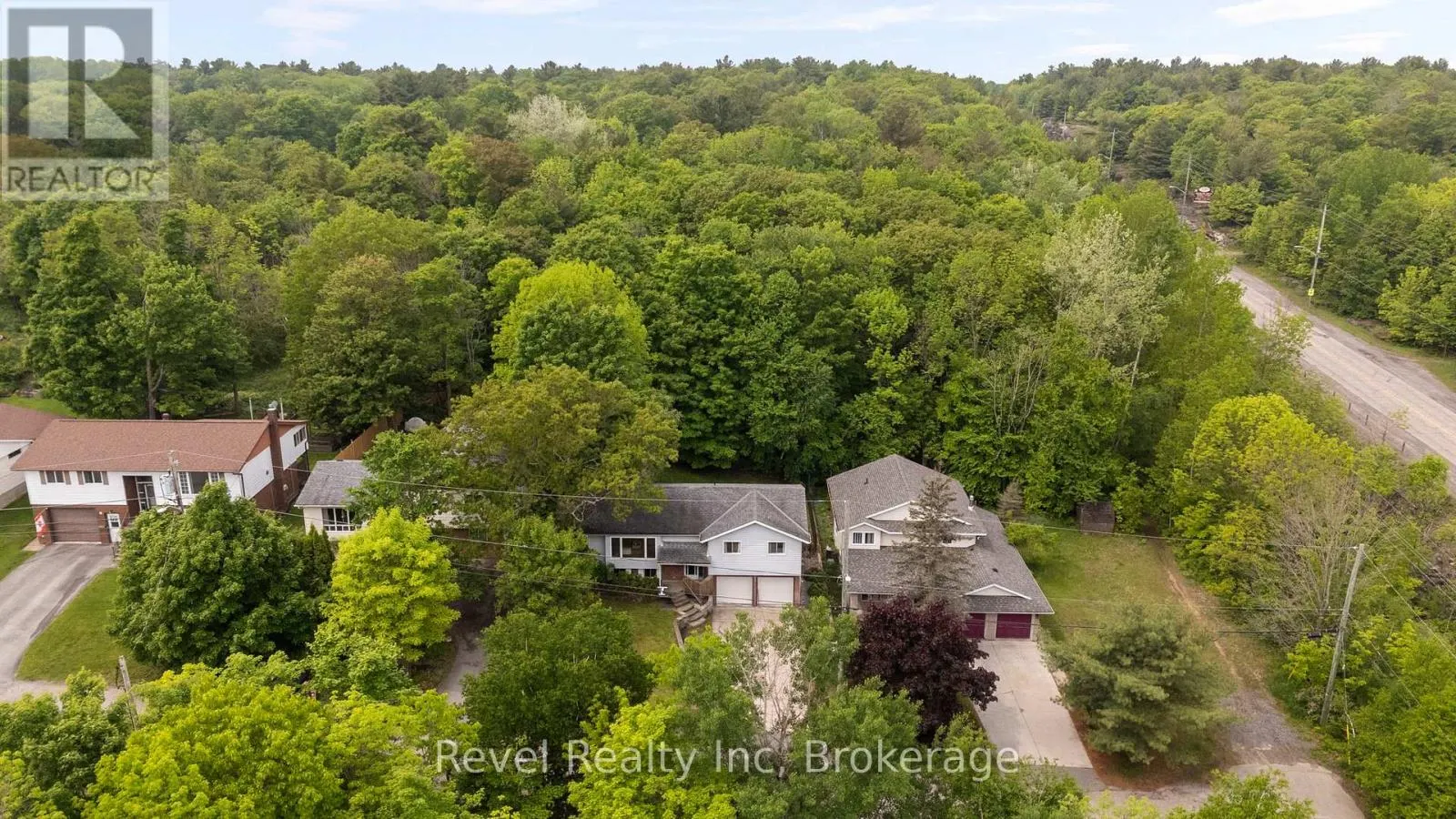 35 MACKLAIM DRIVE