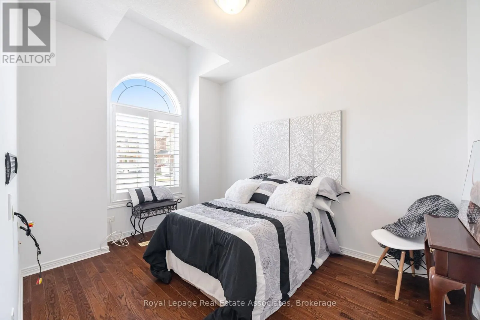 10 CORNFLOWER CRESCENT