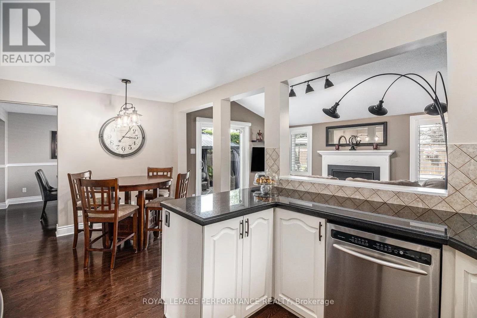 653 THICKET WAY