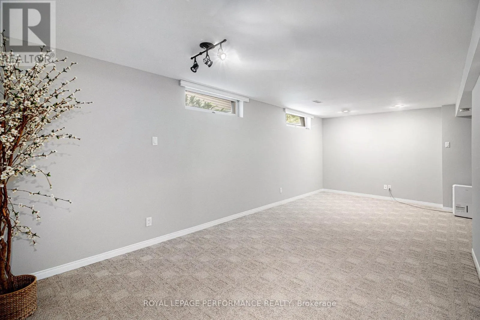 653 THICKET WAY