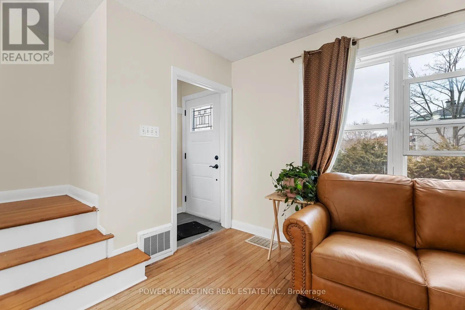 1047 HOLLINGTON STREET