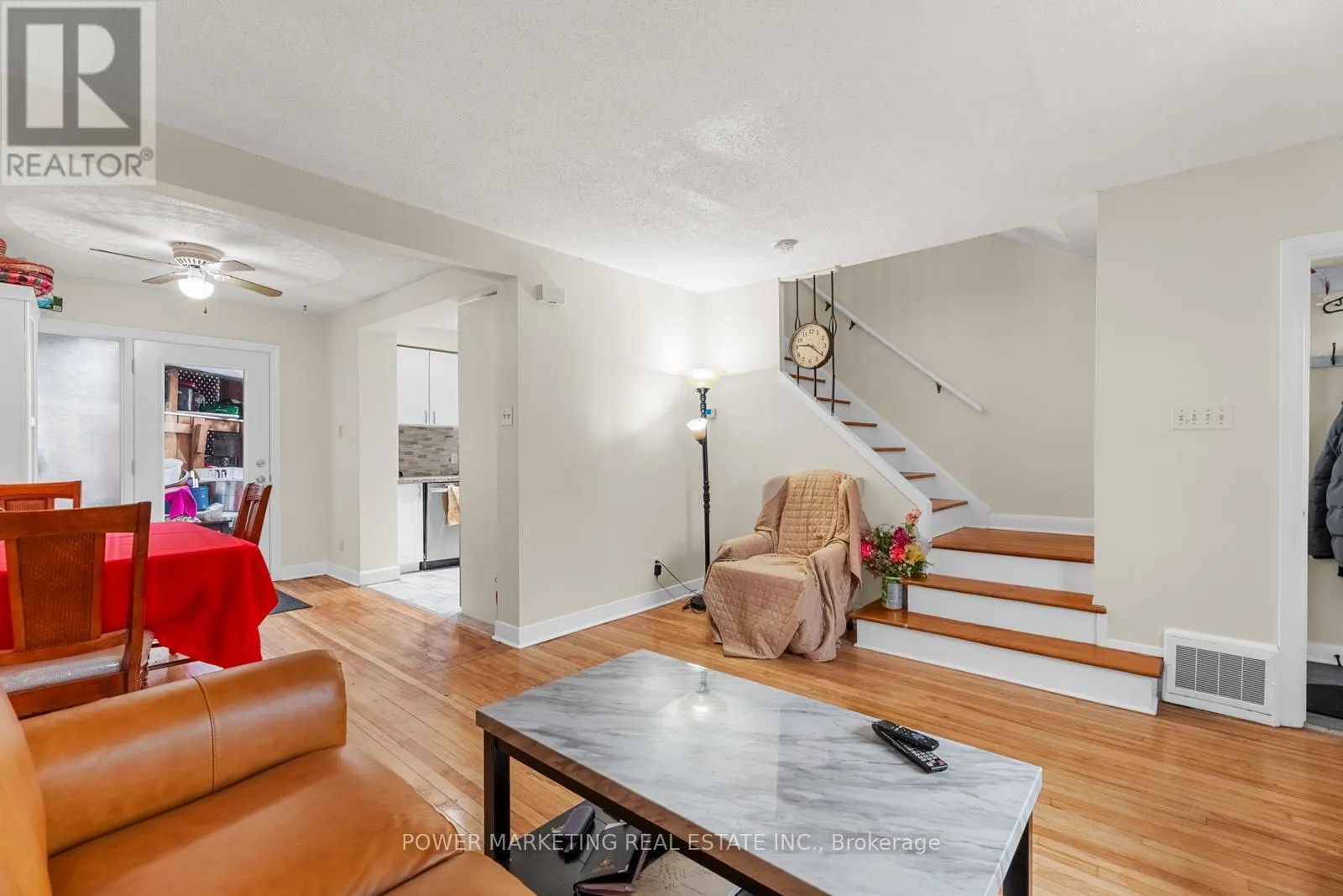 1047 HOLLINGTON STREET
