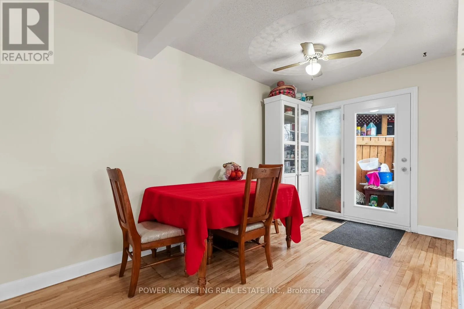 1047 HOLLINGTON STREET