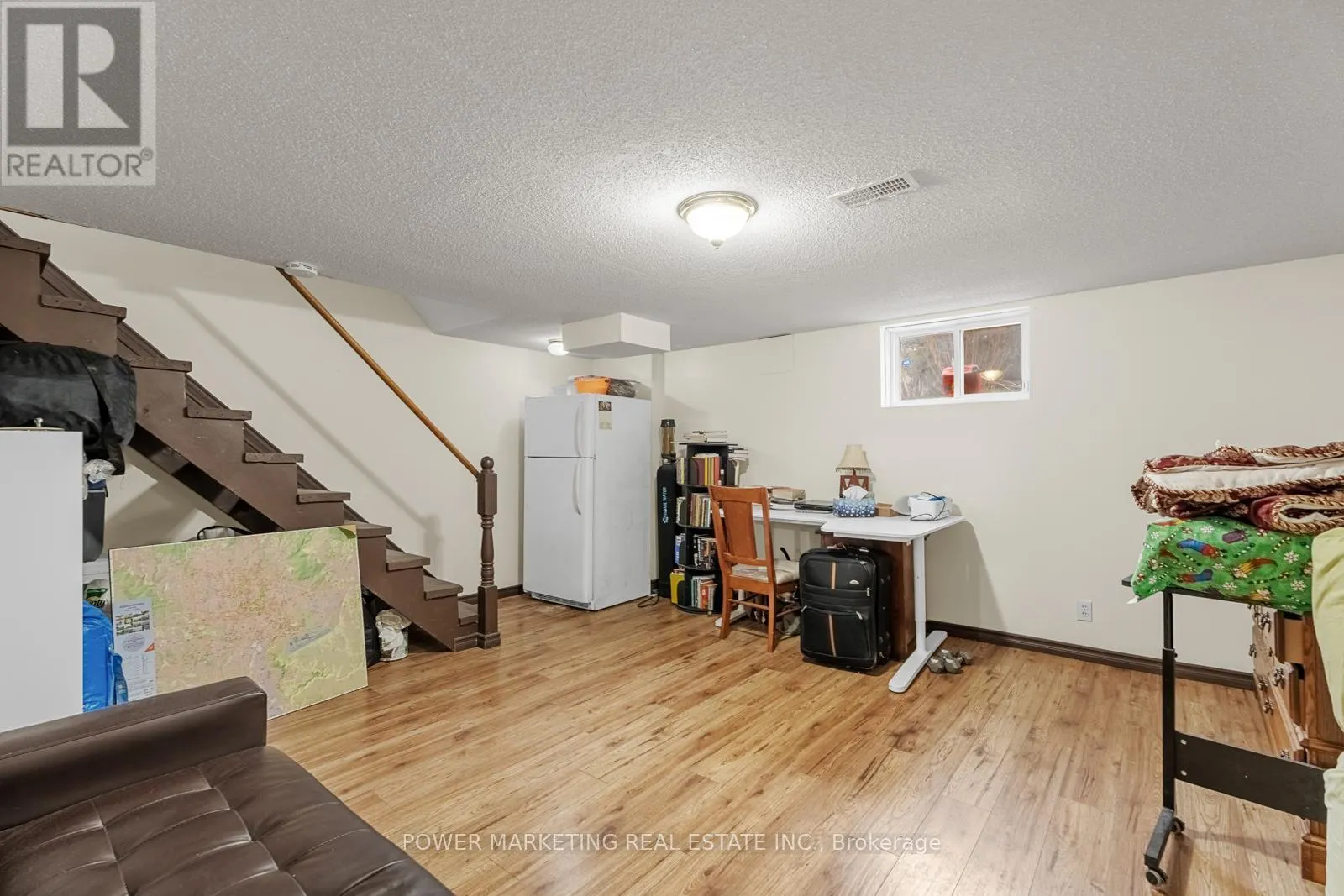 1047 HOLLINGTON STREET