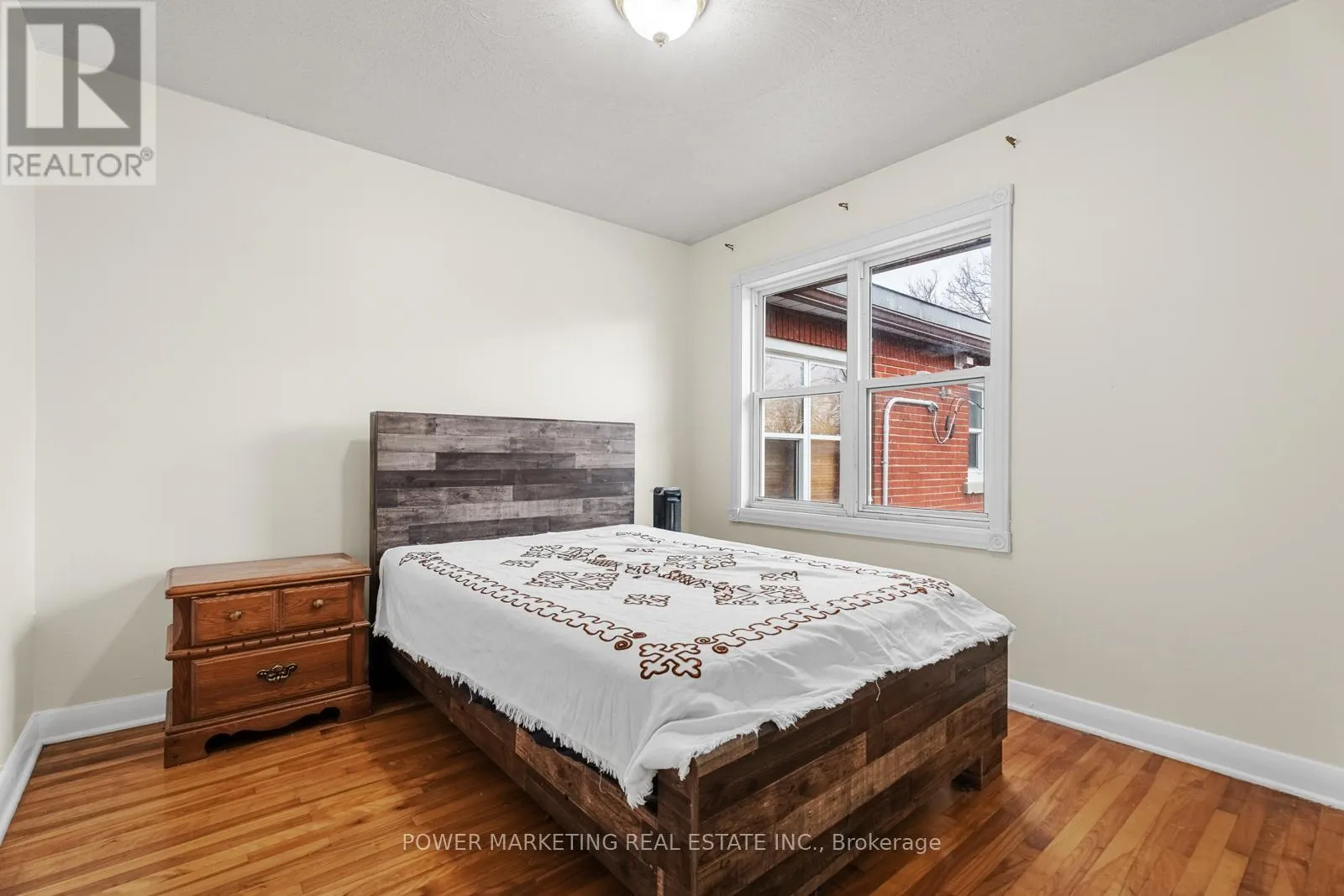 1047 HOLLINGTON STREET
