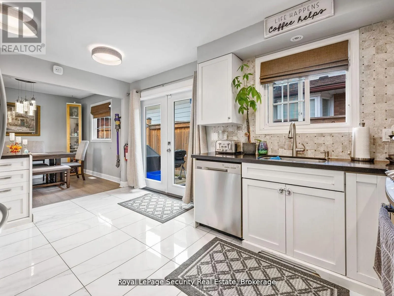 2 MAITLAND AVENUE