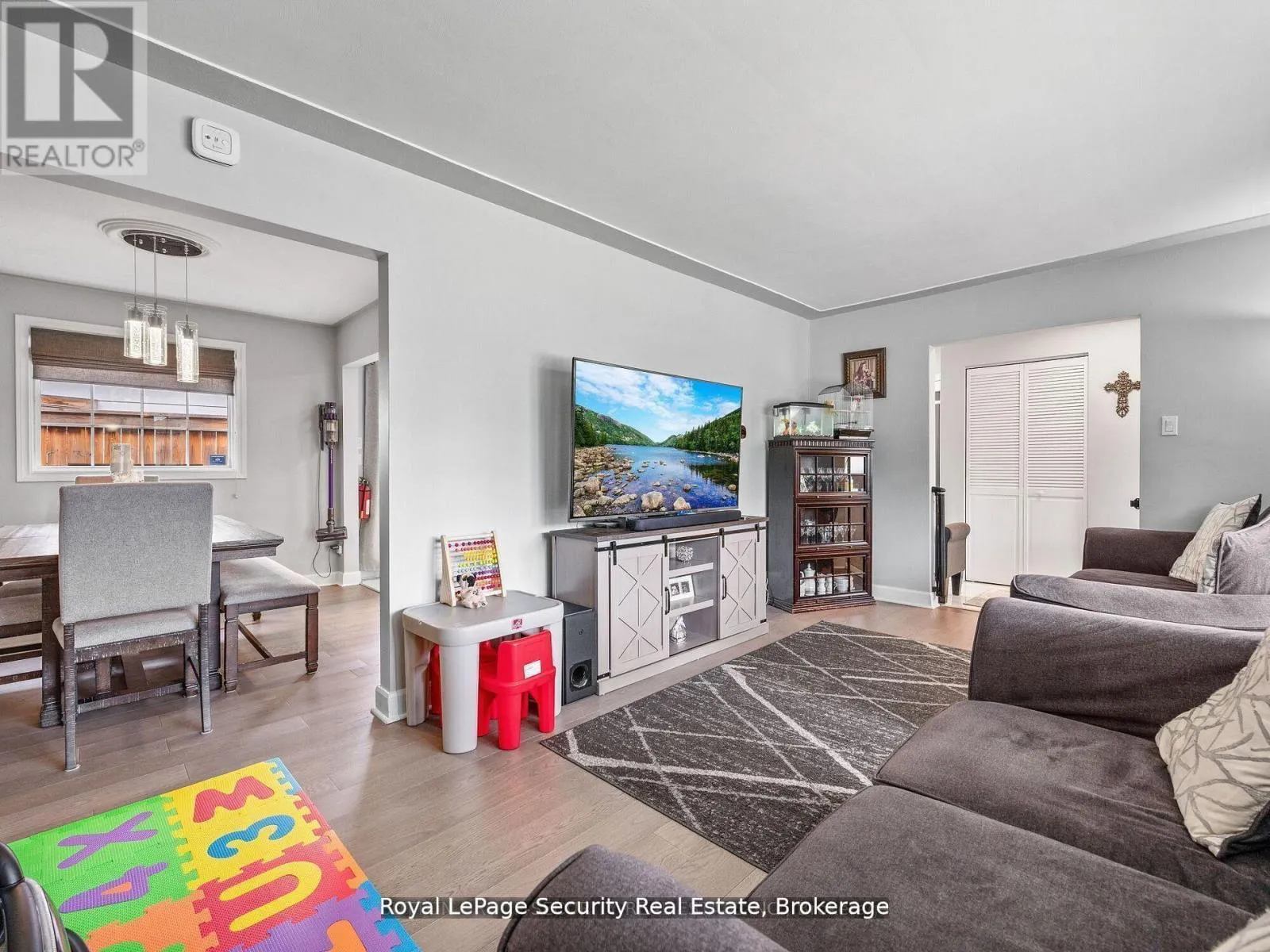 2 MAITLAND AVENUE