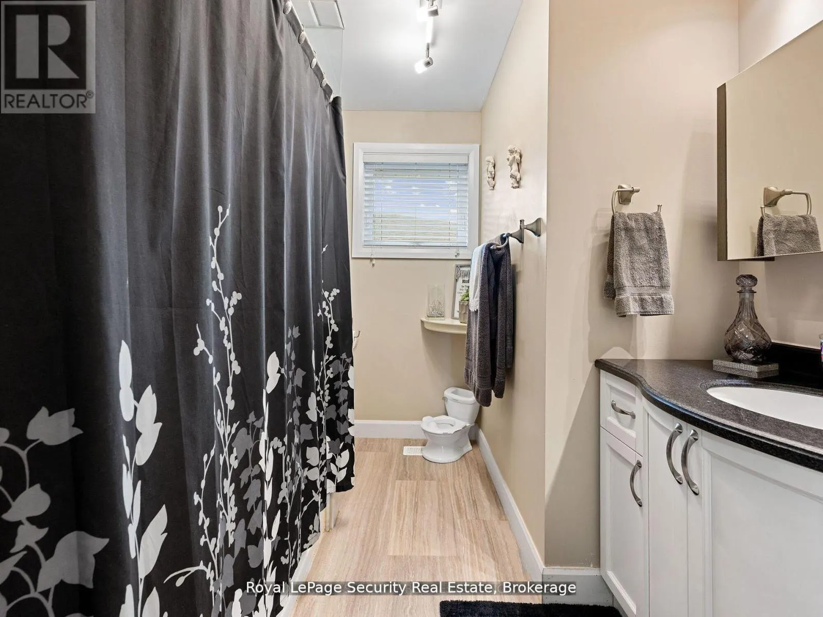 2 MAITLAND AVENUE