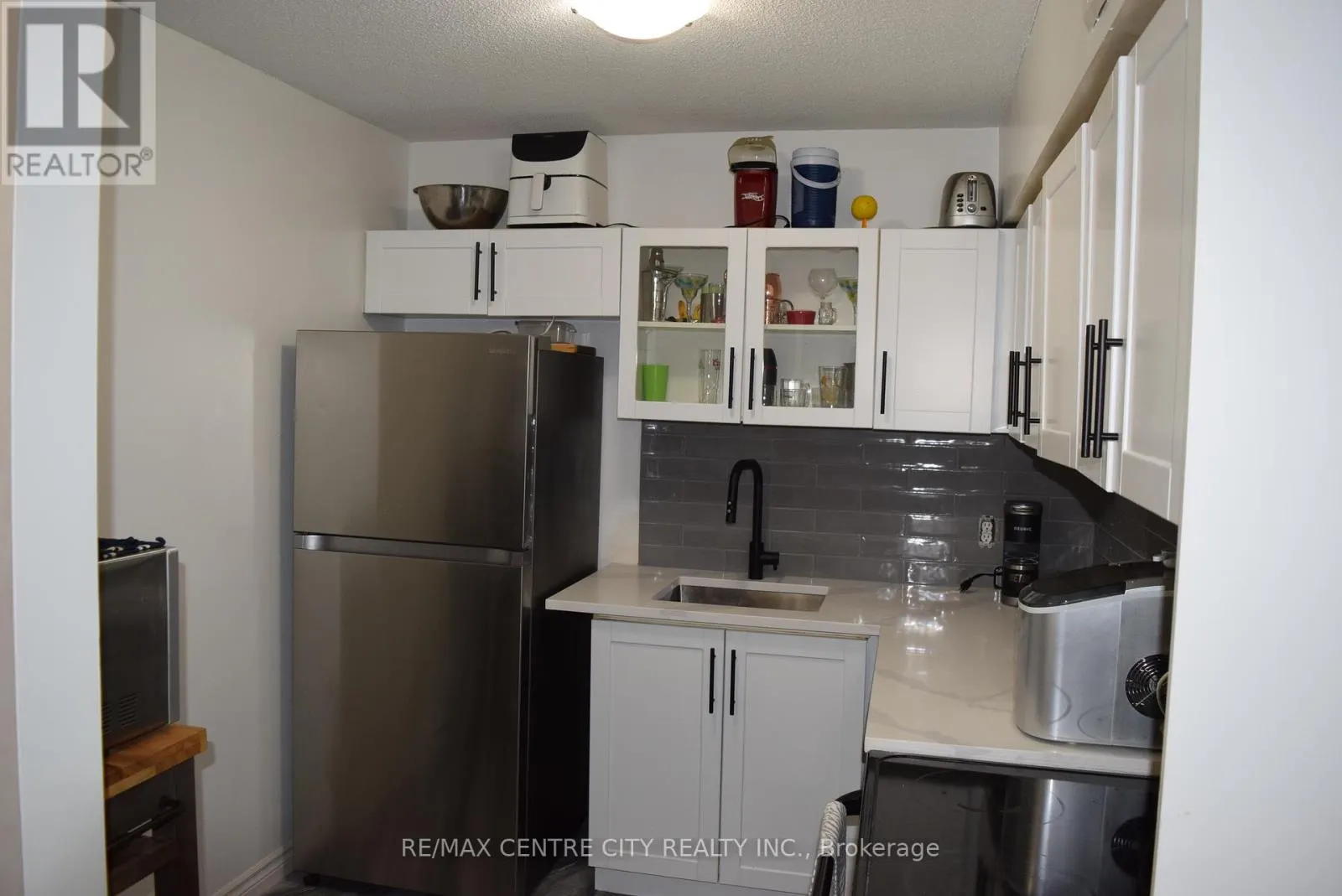 207 - 5 JACKSWAY CRESCENT, #207