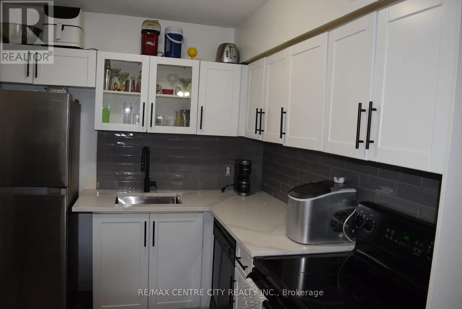 207 - 5 JACKSWAY CRESCENT, #207