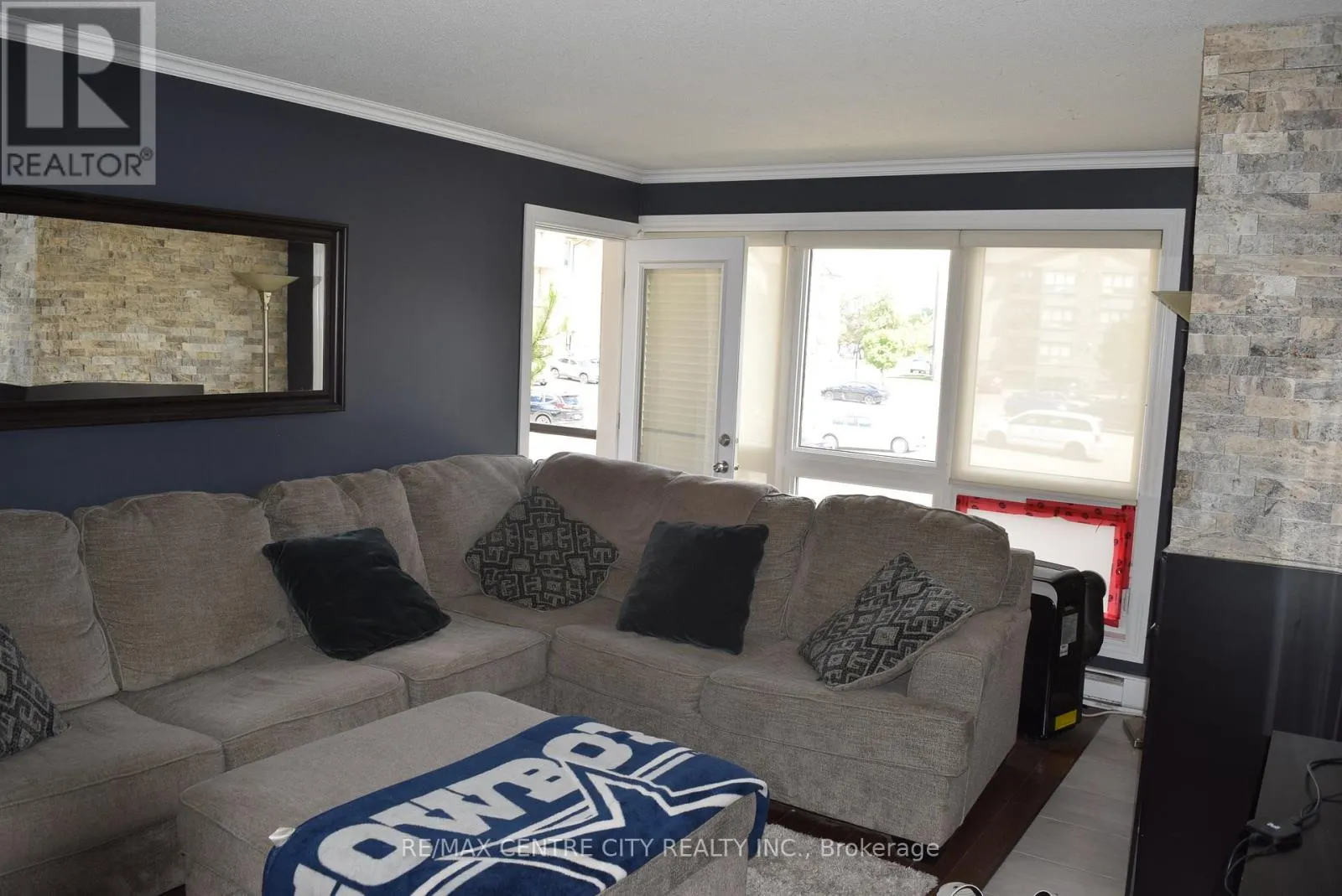 207 - 5 JACKSWAY CRESCENT, #207