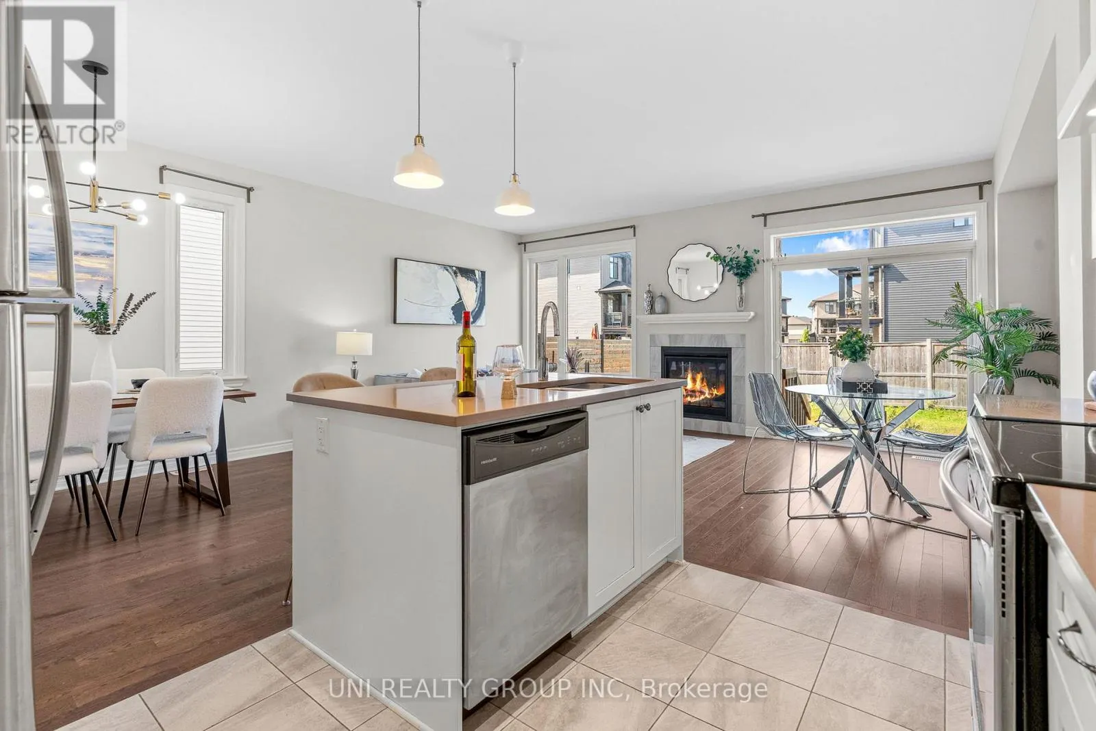 245 DOLCE CRESCENT
