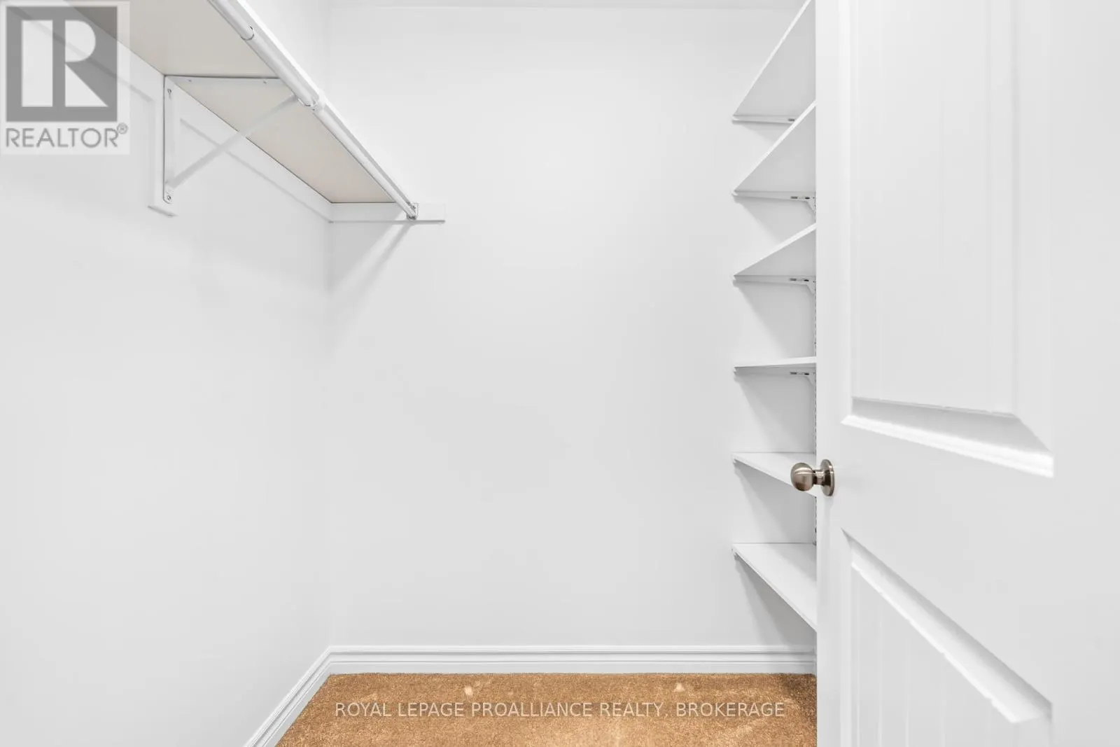 1584 DAVENPORT CRESCENT